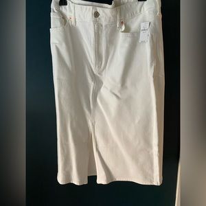 White denim midi skirt! GAP - brand new with tags.
